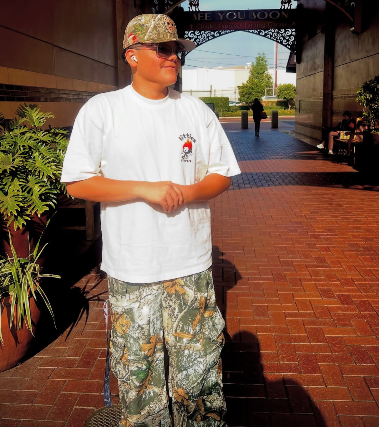 Litties Tee – What’s Poppin’ Edition